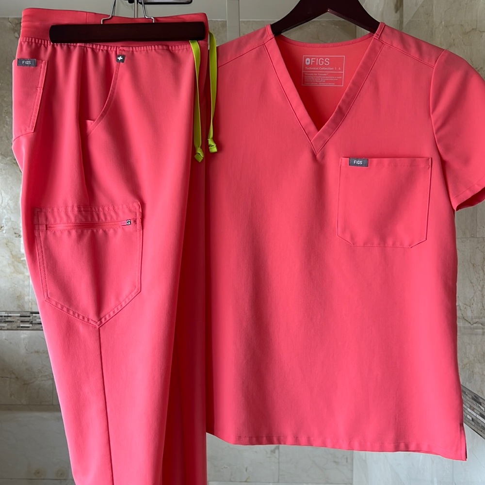 FIGS set in Coral. Top/Small Bottoms/SmallTall